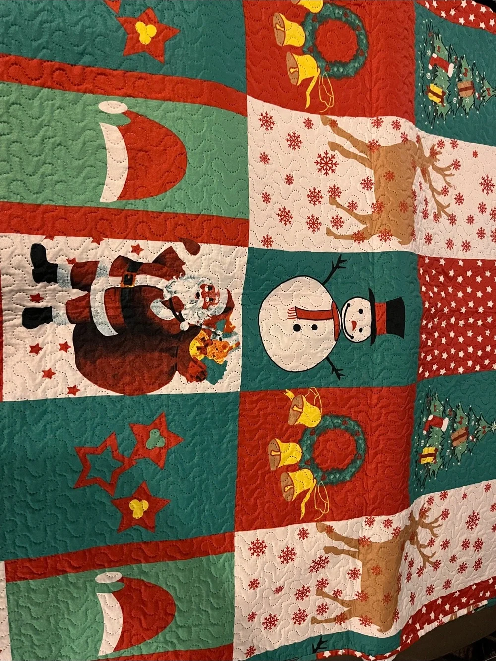 Festive Patchwork Holiday Throw Blanket - Red & Green